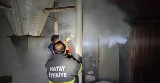 Hatay’da pirina fabrikasında çıkan yangın söndürüldü