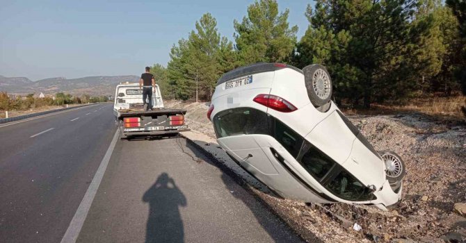 Burdur’da kontrolden çıkan otomobil takla attı: 1 yaralı