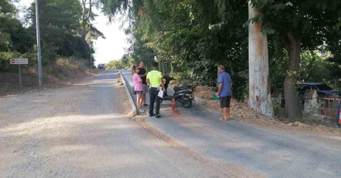 Bisiklet yolunda elektrikli ve motorlu bisiklet kafa kafaya çarpıştı: 3 yaralı