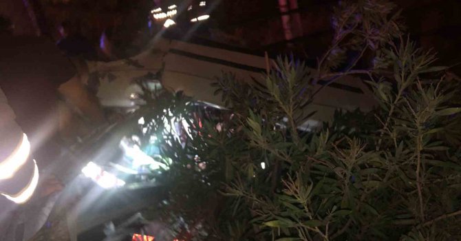 Kazada yaralıyı kurtaran Cankur ekiplerine alkışlı teşekkür