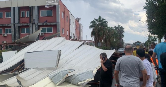 Mersin’de yağmur ve fırtına etkili oldu