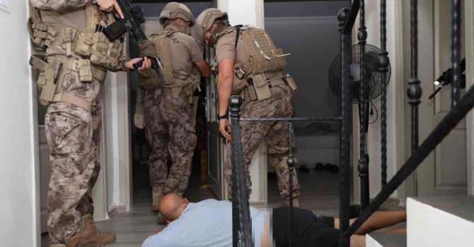 Mersin’de terör örgütlerine operasyon: 4 gözaltı