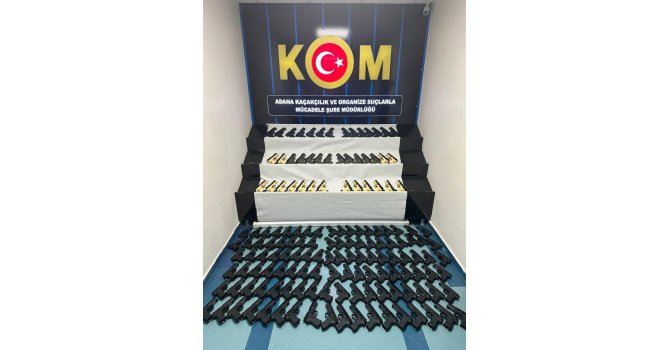 Adana polisinden silah atölyesine operasyon: 45 adet satışa hazır ruhsatsız tabanca ele geçirildi