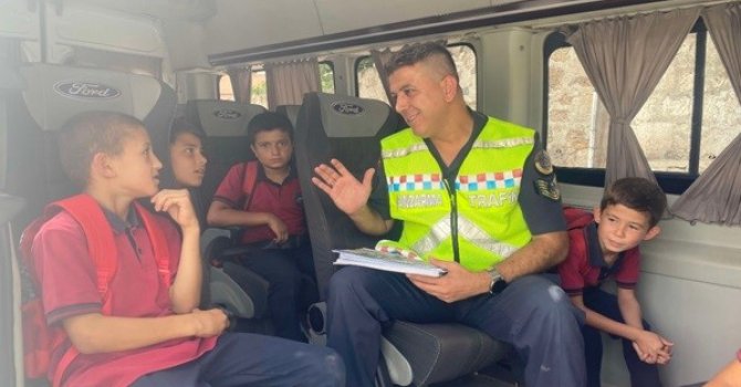 Osmaniye’de jandarma okul servis araçlarını denetledi