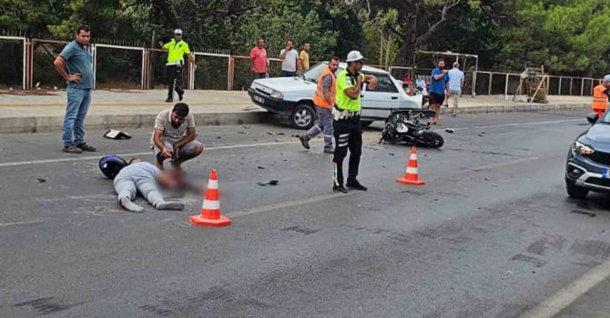 Motosikletiyle otomobile çarpan Rus sürücü ağır yaralandı