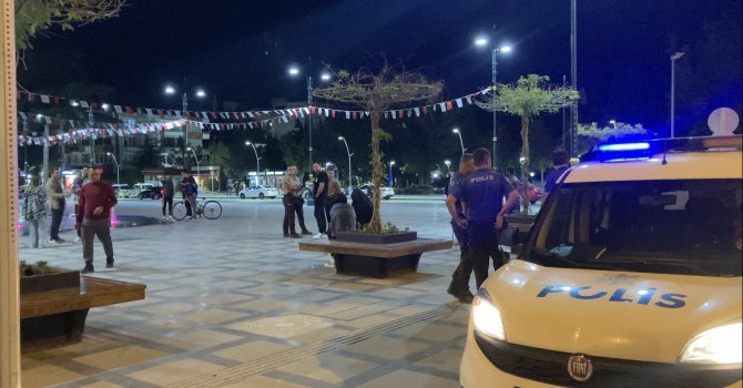 Burdur’da iki grup arasında çıkan kavgada 1 genç bıçaklandı