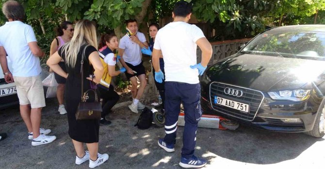 Ticari taksiye çarpan scooter sürücüsü yaralandı