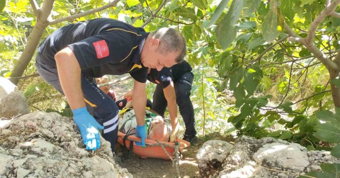 Dere yatağından yaralı kurtarma operasyonu