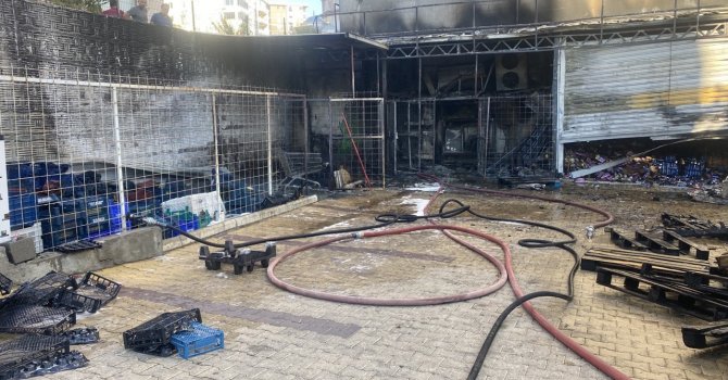 Market deposunda çıkan yangın korkuttu