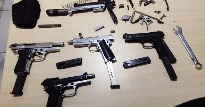 Osmaniye’de çeşitli suçlardan aranan 2 şüpheli tutuklandı