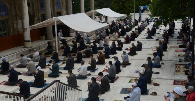 418 YILLIK CAMİDE CUMA NAMAZI