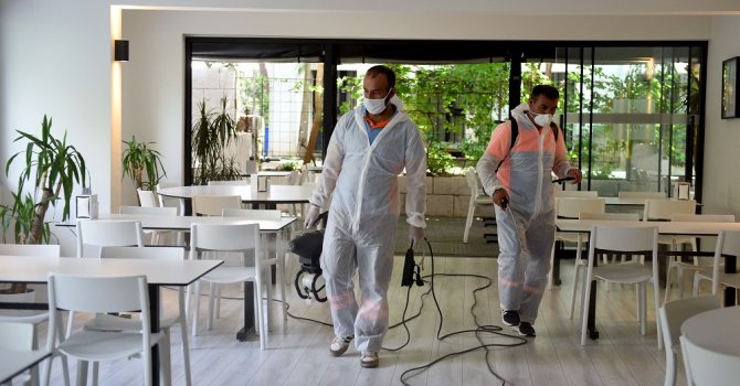 Restoran ve lokantalar dezenfekte ediliyor