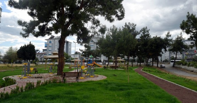 Varsak’a çam ağaçlı park