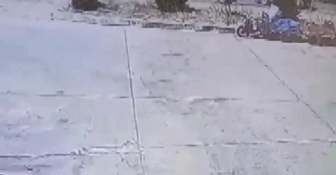 Isparta’da hafif ticari aracın çarptığı traktör devrildi: 2 yaralı