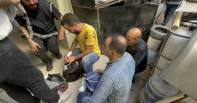 Avrupa’ya kaçmaya hazırlanan 31 kaçak göçmen tek odada yakalandı