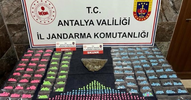 Zehir tacirine jandarma izin vermedi