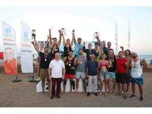 Antalya’da, Cumhuriyet’in 100. yıl coşkusu plaj voleybolu turnuvasıyla başladı