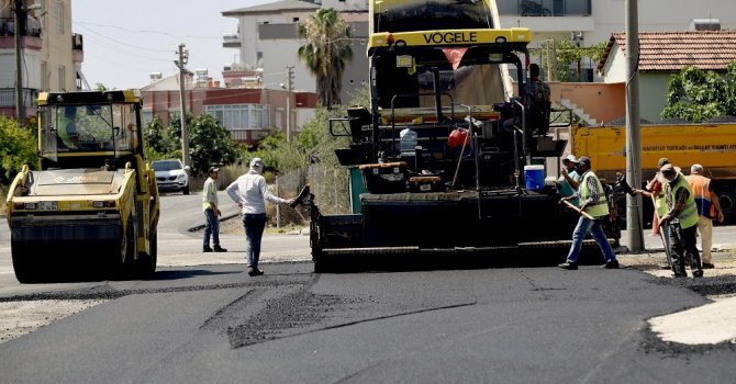 İki komşu mahalleye 8 bin 500 ton asfalt