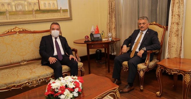 Başkan Böcek Vali Yazıcı’yı ziyaret etti