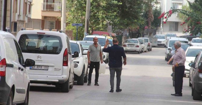 İcra memurunu karşısında gören kiracı, tahliyeyi benzin bidonuyla engellemeye çalıştı