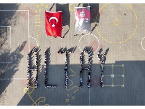 Osmaniye’de öğrencilerden Cumhuriyet’in 100. yılına özel koreografi