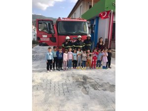 Hatay’da minik öğrencilere itfaiye eğitimi