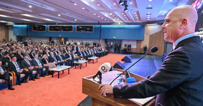 TÜRK SİGORTA SEKTÖRÜNDE DAĞITIM KANALLARINA EŞİTLİK ÇAĞRISI