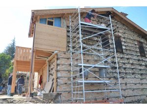 Antlya’da 300-400 yıllık düğmeli evler Kültür ve Turizm Bakanlığının desteği ile ayağa kaldırılıyor