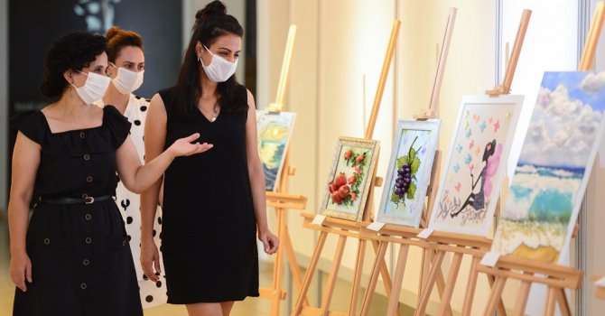 İlk sergiler, yeni normallerle açıldı