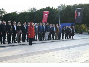 Kemer’de öğretmenler günü kutlandı