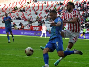 Trendyol Süper Lig: Antalyaspor: 0 - Çaykur Rizespor: 0 (İlk yarı)