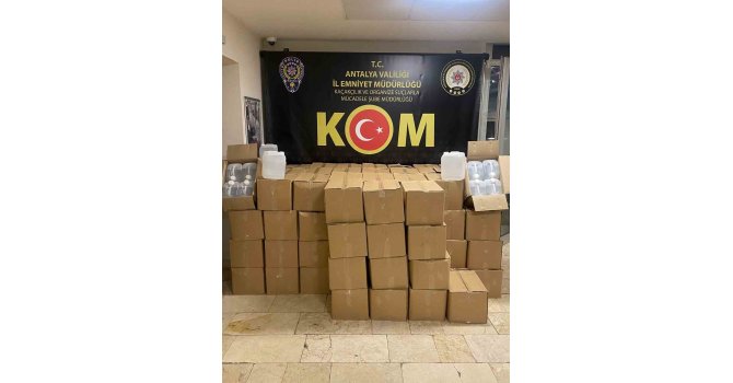 Antalya’da 7 bin litre kaçak alkol operasyonu