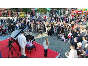 Saat Kulesi ve Cam Piramit’te piyano şöleni