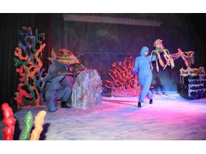 Konyaaltı’nda çocuklar “Hamsi Balığı ve Sihirli Çiçek”i çok sevdi