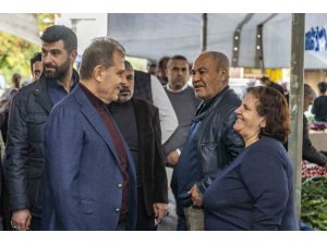 Başkan Seçer, pazarda vatandaşla buluştu