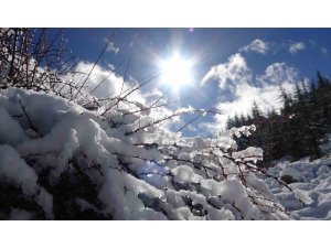 Beyaza bürünen Toroslar’da kartpostallık görüntüler oluştu