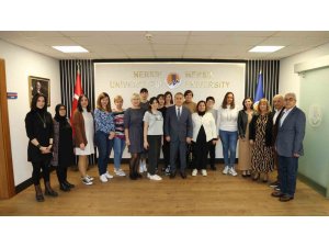 Okul öncesi çocuklara İngilizce eğitimi