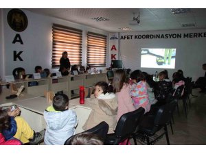 Minikler bu kez deprem bilinci için düdük çaldı