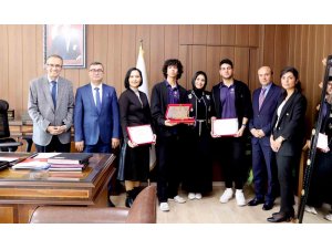 Mersinli öğrenciler TÜBİTAK yarışmasından birincilikle döndü