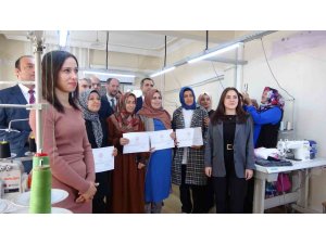 Kozan’da dezavantajı 24 kadın devlet eliyle meslek sahibi oldu
