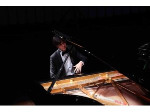 Piyanonun 16 yaşındaki yıldızı Antalya’da