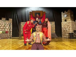 KBT sahnesinde ‘Bir Cümbüş Bin Telaşe’