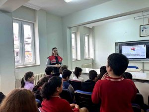 Öğrencilere siber farkındalık eğitimi