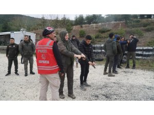 Orman muhafaza memurlarına silah kullanma eğitimi