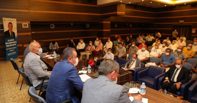 Başkan Böcek, Alanyalı Hal ve Ulaşım esnafını dinledi