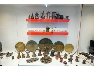 Başkan Akay’dan Seyhan’a ‘Kahve Evi’