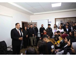 Başkan Yılmaz: "Geleceğimiz olan gençlerimizi lise ve üniversite yolculuklarında yalnız bırakmıyoruz"