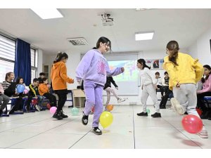 Hem eğlenip hem öğreniyorlar