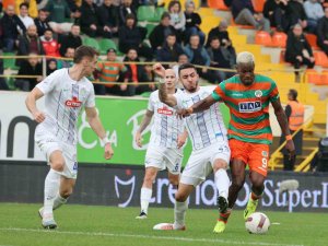 Trendyol Süper Lig: Alanyaspor: 0 - Rizespor: 0 (İlk yarı)
