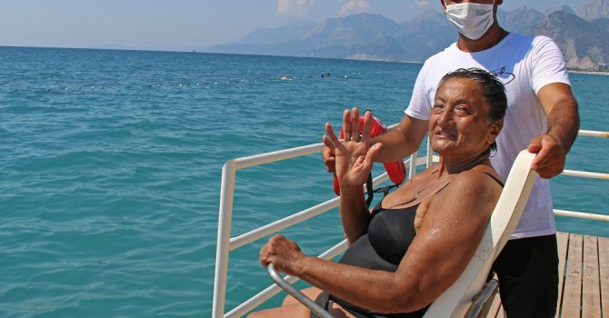 Denize, güneşe ve sahile engel yok